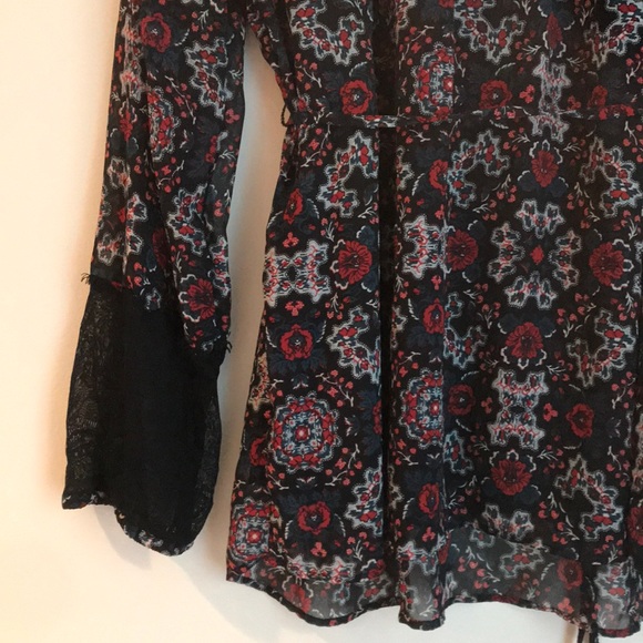 Wendy Bellissimo Black Lace Flower Blouse - Picture 13 of 16